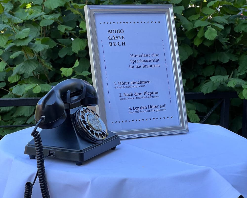 Audio-Gästebuch mit Retro-Telefon und Anleitung im Bilderrahmen